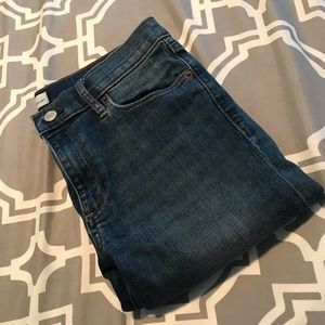 Gap True skinny jean. Size 29 Short